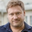 Samuli Edelmann als Viktor Kärppä