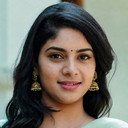 Reneesha Rehman als Host