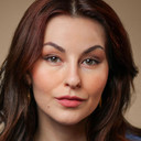 Veronica Rosa Ray als Female Police Officer