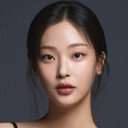 Choi Hee-jin als Ri Hwa-ja / Lee Myeong-hee
