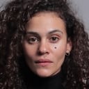 Danica Jones als Coach Paula