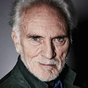 Terence Stamp als Wilson
