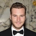 Anthony Ingruber als Young William Jones