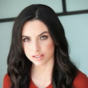 Mary Hall als Waitress Noelle