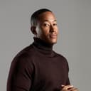 Bohang Moeko als Dr. Mokoena