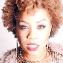 Kamilah Martin als Flower Girl