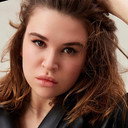 Polina Litvak als Lily