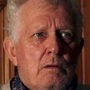 Mark Chapman als Charles (uncredited)