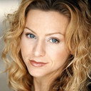 Olivia Dunkley als Dana