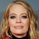 Jeri Ryan als Rebecca