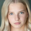 Stella Grace Fitzgerald als Princess Issa