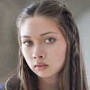 Tatiana Mclane als May-Eve