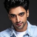 Aakash Ahuja als Abhishek Thakur
