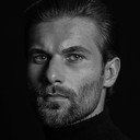 Vladimir Tsyglian als Arthur Azen