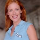 Laurie Reeves als Julie