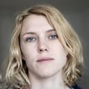 Mara Scherzinger als Anna Petersen