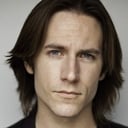 Matthew Mercer als Pilot