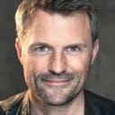 Stefan Boehm als John