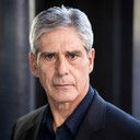 Lawrence Shagawat als True Crime Show Host