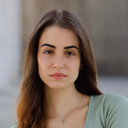 Giulia Ladu als Ragazza in metro