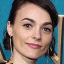 Romane Portail als Carine