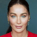 Natassia Halabi als Erin