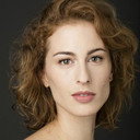 Lara Grube als Concha Perezagua