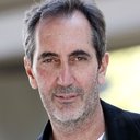 Paolo Calabresi als Customs Officer