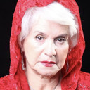 Zemfira Sadıxova als Gülsümün anası