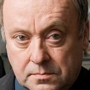 Alex Norton als Factory Boss