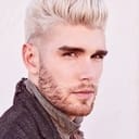 Colton Dixon als Self