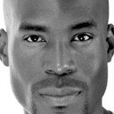 Christian Carter als Kenneth Johnson