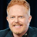 Jesse Tyler Ferguson als Santa
