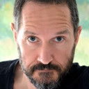 Bertie Carvel als Self - Presenter (voice)