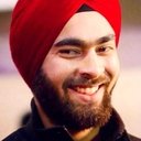 Manjot Singh als Commentator Dimpy