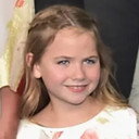 Sloane Murray als Young Dory (voice)