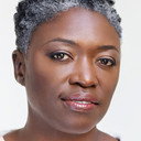 Andi Osho als Maisie