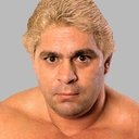 Adolfo Bresciano als Dino Bravo (Ringside)