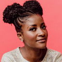 Josephine Oniyama als Masked Ball Singer