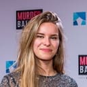 Belle Zimmerman als Emma