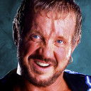 Page Falkinburg Jr. als Skullbucket