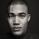 Russell Curry als Reporter