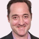 Brennan Brown als Greg Raymond