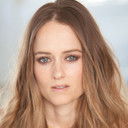 Heather Cooney als Cheery Jogger