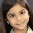 Mikayla SwamiNathan als Pavani (Younger)