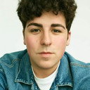 Cameron Hess als Detective Kirby