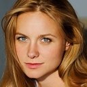Anna Unterberger als Nadja Bredow