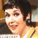 Ruth Madoc als Moll