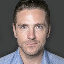 James Gilbert als Douglas Spencer