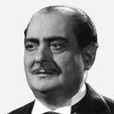 Juan Espantaleón als Father Juanico